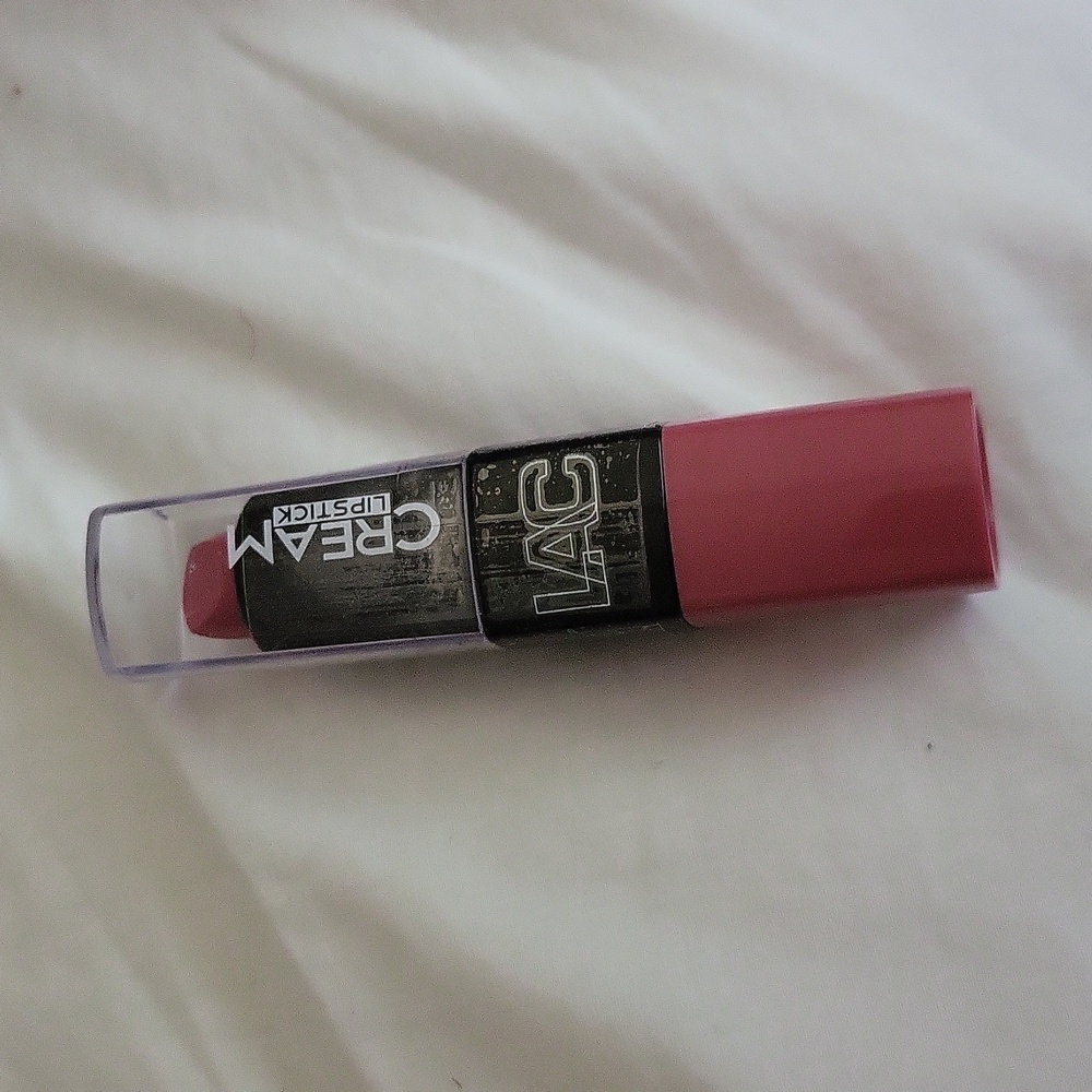 L.A. COLORS Matte Lipstick CML 484 WHIPPED